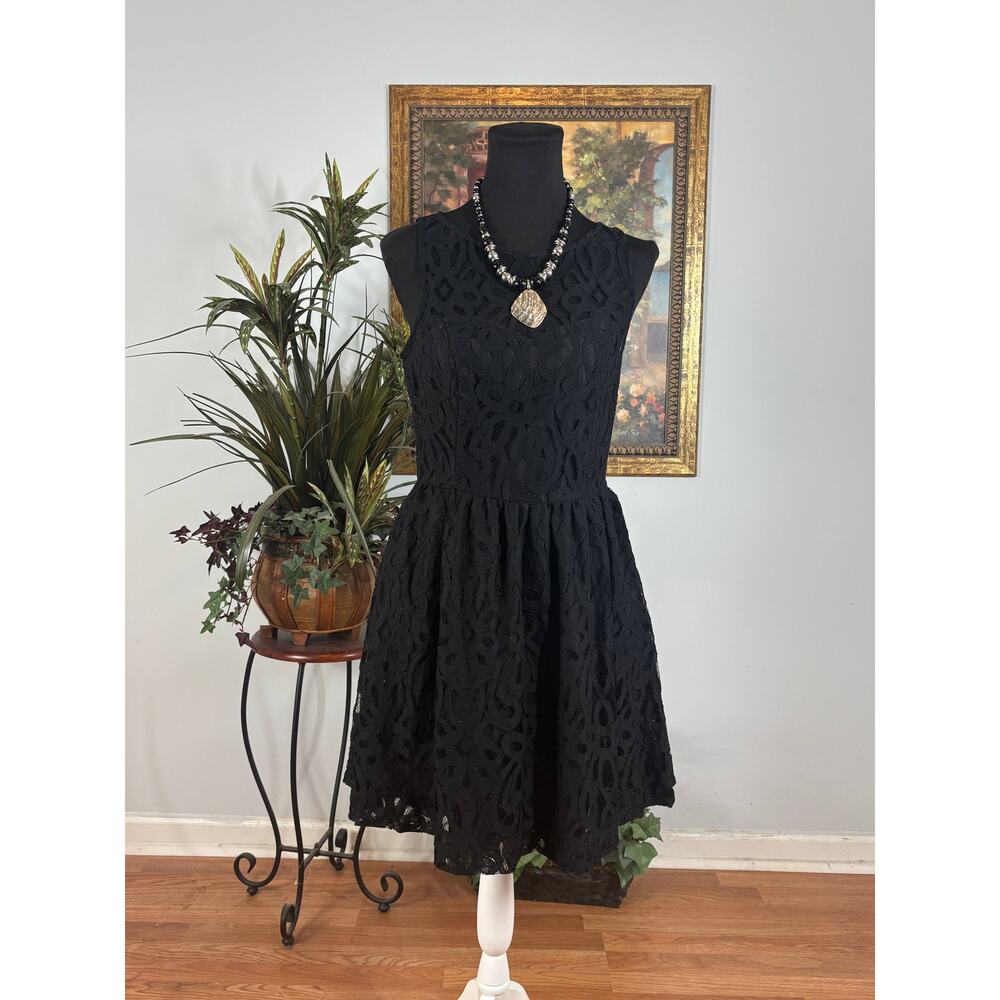 Lauren Conrad Dress Women Size 8 Black Sleeveless Lace Fit Flare Party